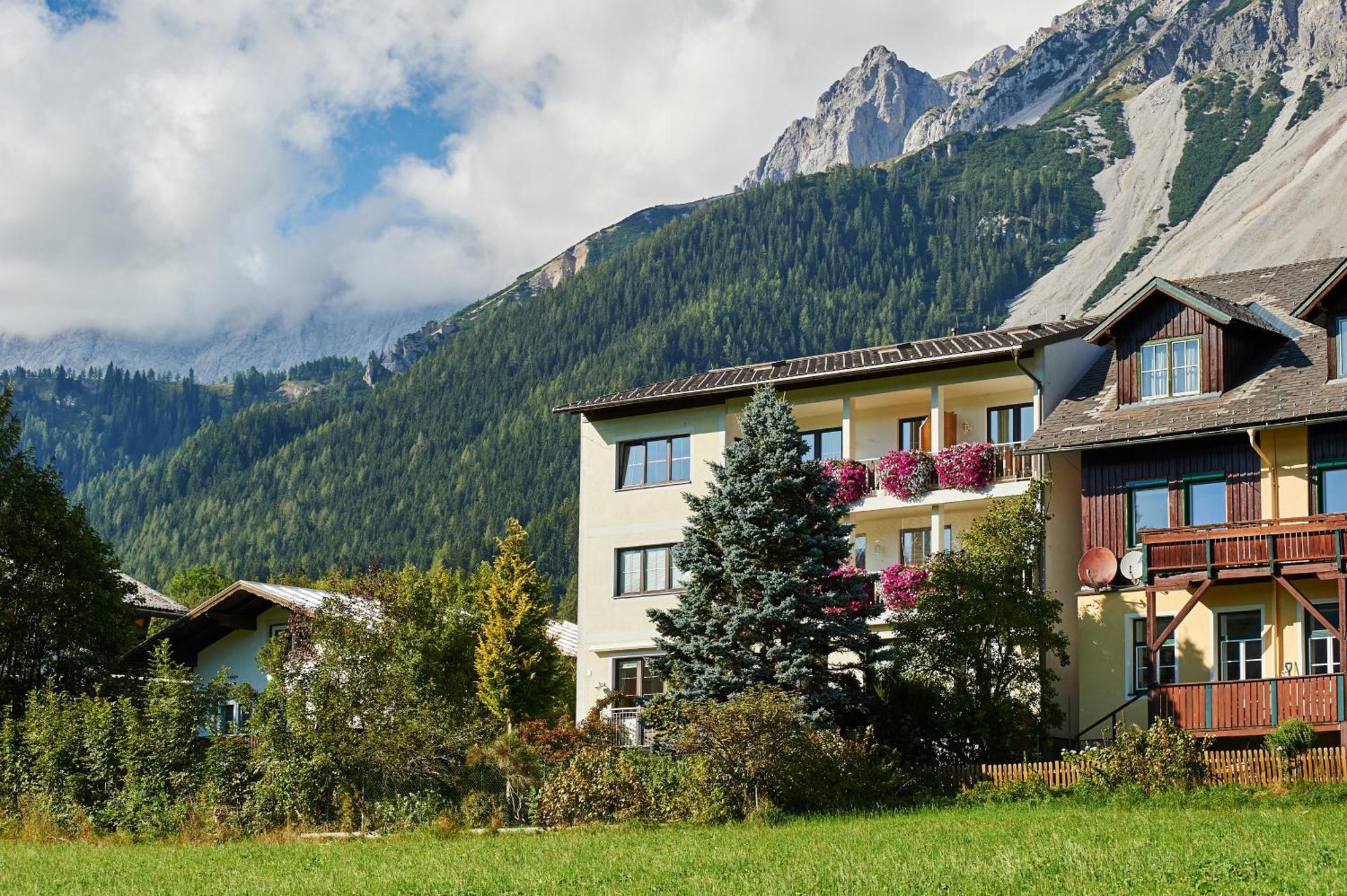 Gaestehaus Herma Ramsau am Dachstein Exterior photo